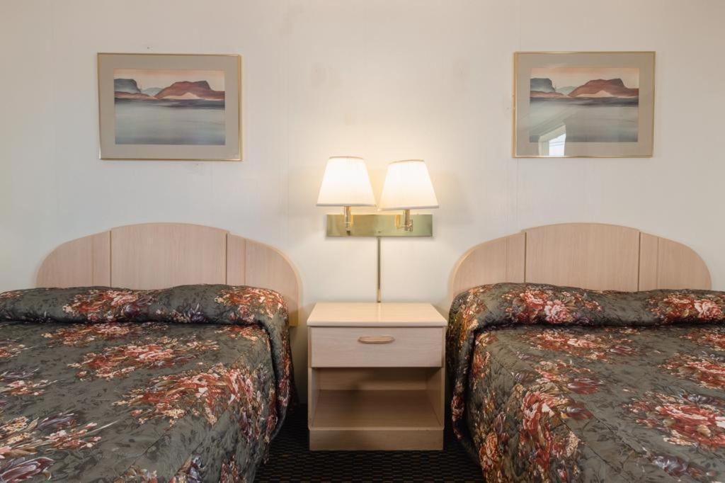 Dubois Manor Motel מראה חיצוני תמונה