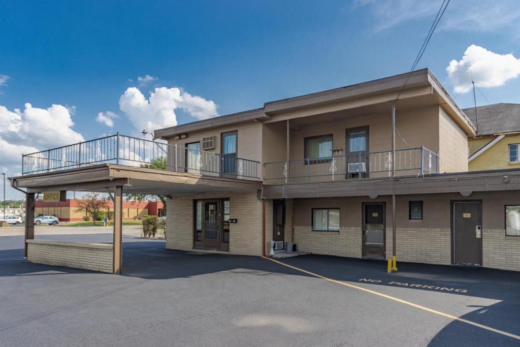 Dubois Manor Motel מראה חיצוני תמונה