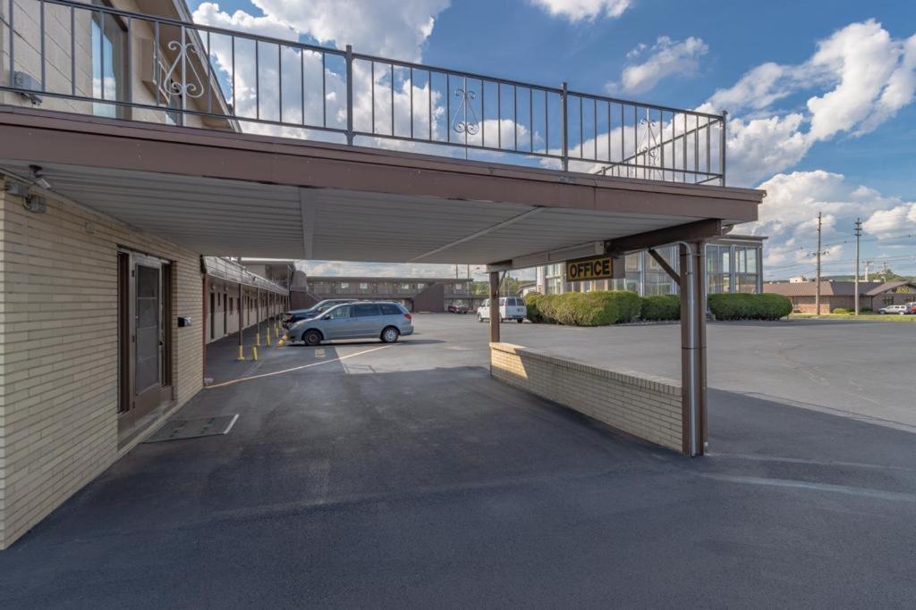 Dubois Manor Motel מראה חיצוני תמונה